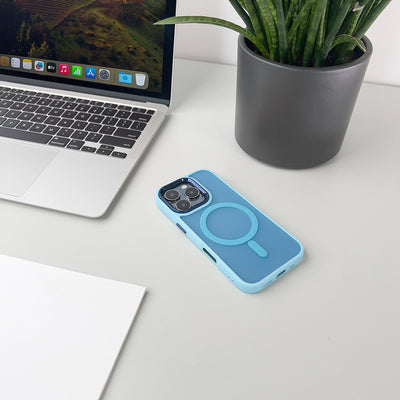Magnetic Collection MagSafe case for iPhone 16 - light blue — Hurtel