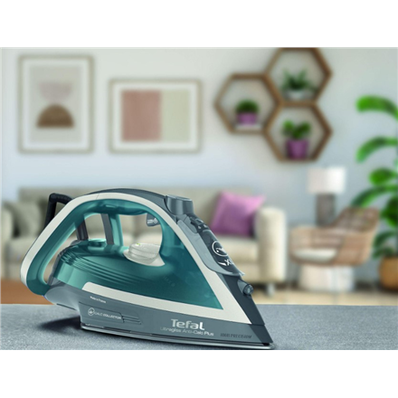TEFAL | Steam Iron | Ultragliss Plus FV6842 | Steam Iron | 2800 W | Continuous steam 50 g/min | Steam boost performance