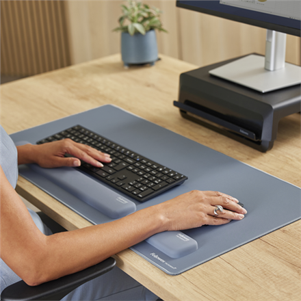 Fellowes | Breyta Palm Wrist Rest | Marine