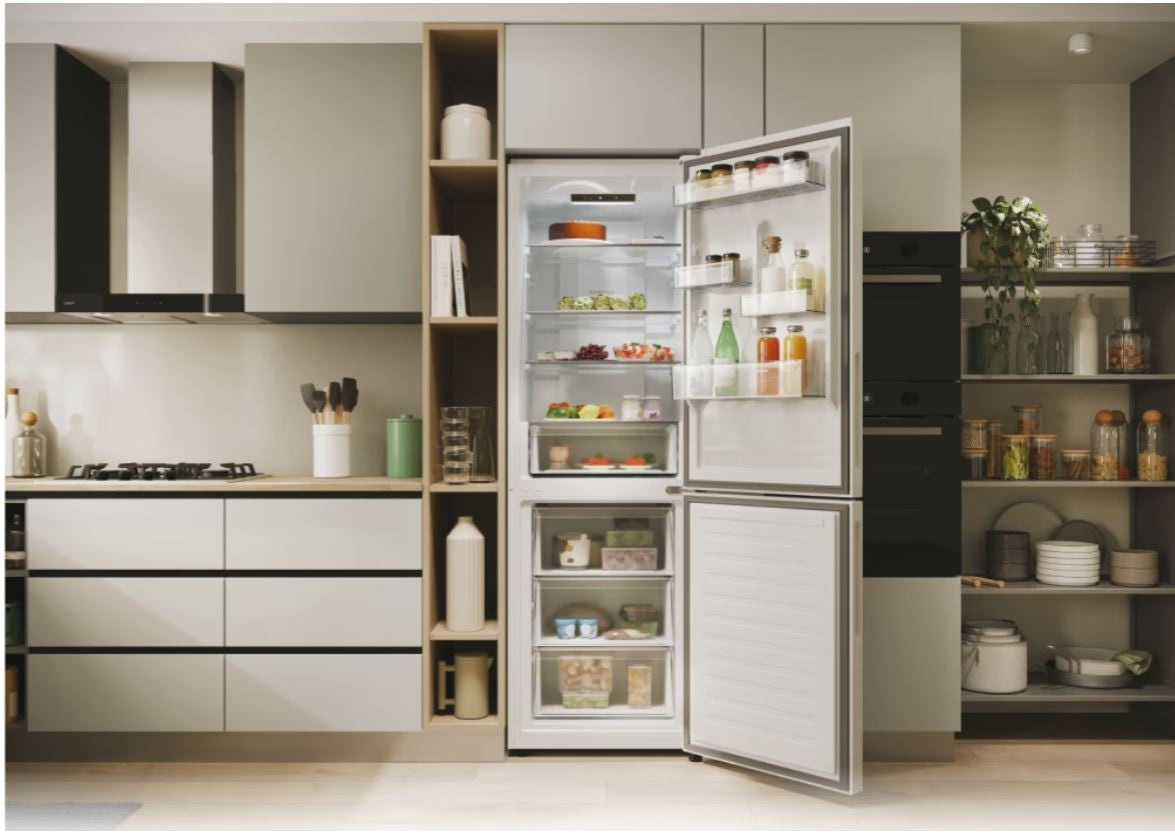 Fridge-freezer CNCQ2T618EW