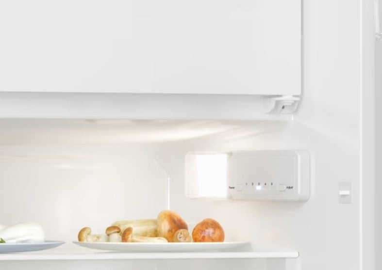 Undercounter fridge-freezer CM4SE68W