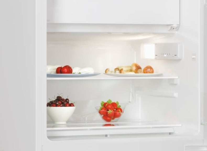 Undercounter fridge-freezer CM4SE68W