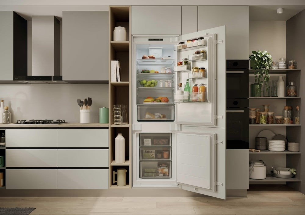 Refrigerator-freezer ECNBQL3518EV