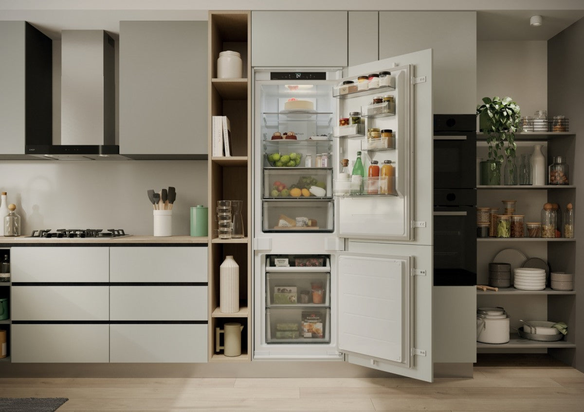 refrigerator-freezer built-in CNBQT3518E