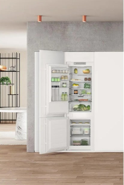 Fridge Freezer WHC18T322 BI