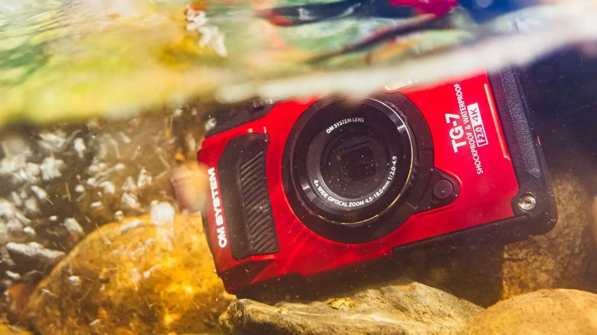Camera TG-7 red