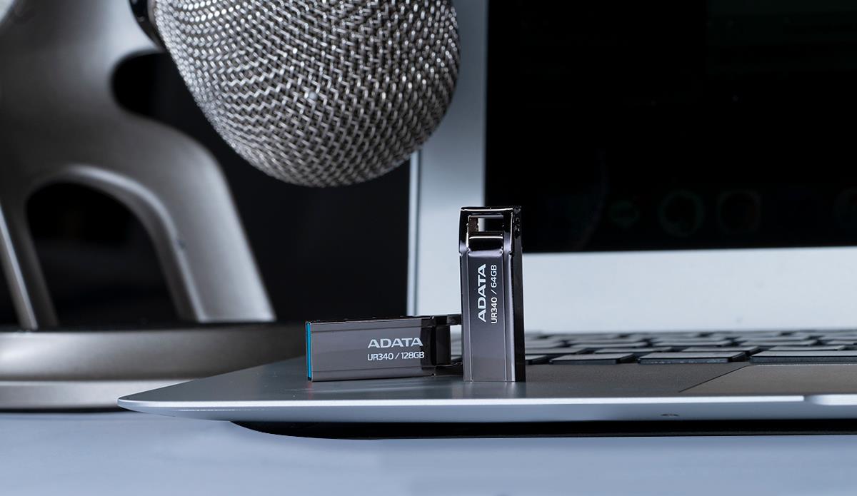 MEMORY DRIVE FLASH USB3.2 128G/BLACK AROY-UR340-128GBK ADATA