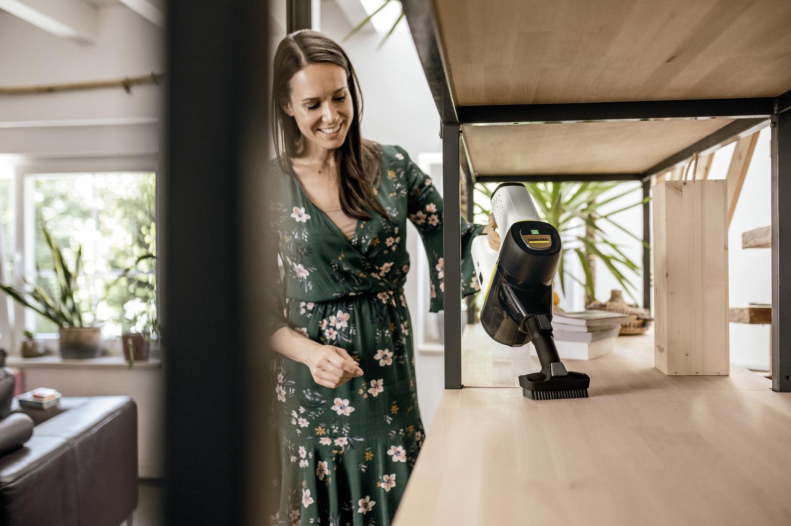 Vacuum Cleaner KARCHER Cordless vacuum cleaner VC 6 Cordless ourFamily Battery Plus Upright/Cordless/Bagless Capacity 0.8 l Noise 78 dB White Weight 2.6 kg 1.198-677.0