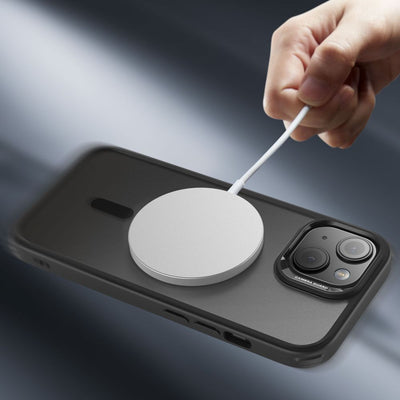 ESR Classic Hybrid Halolock Case with MagSafe for iPhone 15 - Matte Black