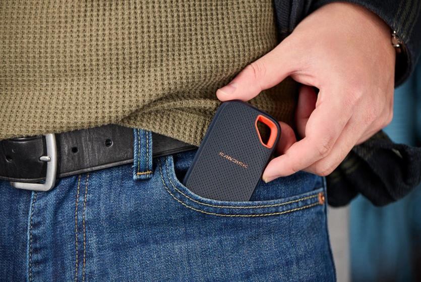 External SSD SANDISK Read speed 2000 MB/s 4000 GB SDSSDE70-4T00-G25