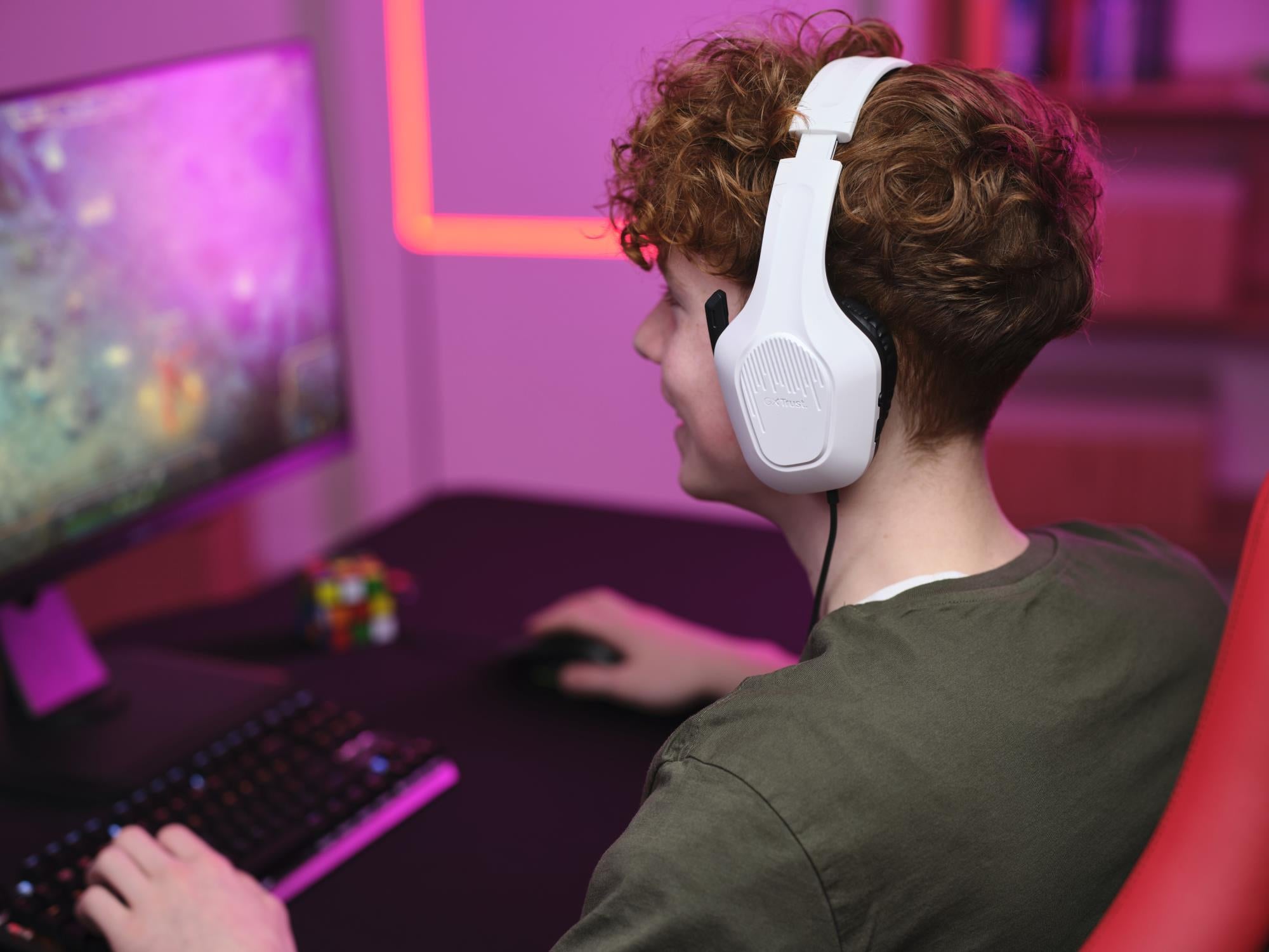 HEADSET GXT415W ZIROX/WHITE 25147 TRUST