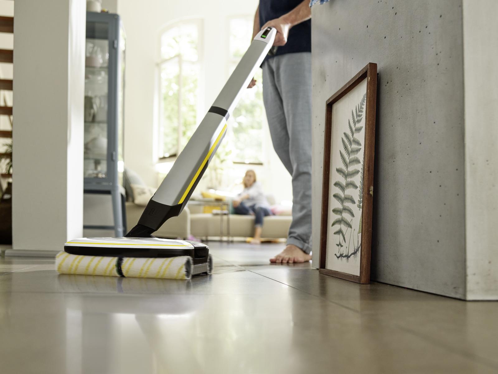 Vacuum Cleaner KARCHER Dry&wet Electric broom White/Black/Yellow Bagless Battery 4.3 kg 1.055-701.0