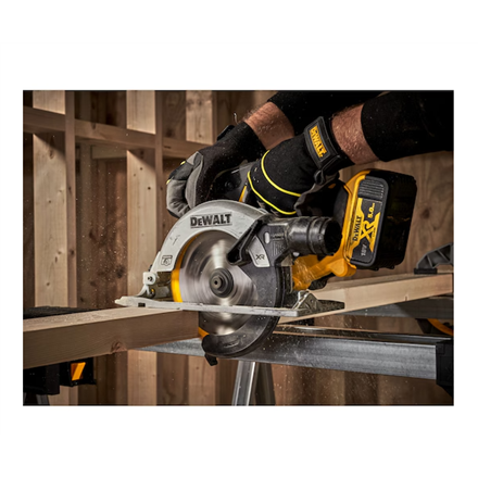 DEWALT | 18V XR Brushless 165 mm Circular Saw | DCS565N-XJ | 2400 W
