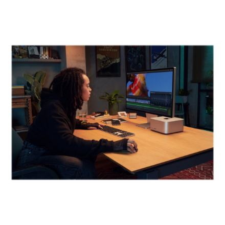 Apple | Studio Display, Standard Glass | 27 " | 5K | 16:9 | 60 Hz | 5120 x 2880 pixels | 600 cd/m² | Silver