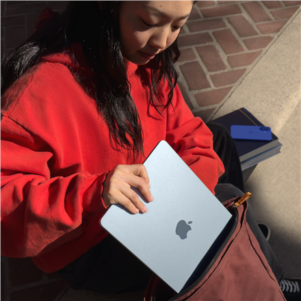 Apple MacBook | Air | Starlight | 13 " | IPS | 2560 x 1664 pixels | Apple M4 | 16 GB | Solid-state drive capacity 256 GB | Apple M4 chip 10-core CPU/8-core GPU | macOS | 802.11ax | Bluetooth version 5.0 | Keyboard language Russian | Keyboard backlit