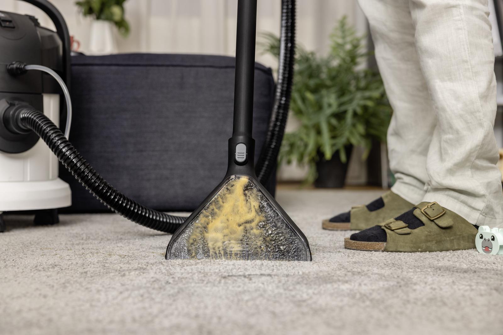 Vacuum Cleaner KARCHER Spray extraction cleaner SE 4 Plus Special Wet/dry/Car cleaning 1000 Watts White Weight 7.6 kg 1.081-171.0