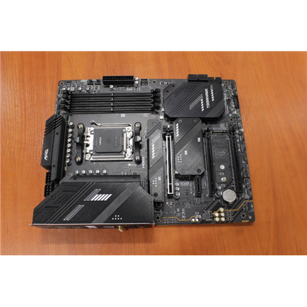 SALE OUT. | MSI MAG X670E TOMAHAWK WIFI | Processor family AMD | Processor socket AM5 | DDR5 | Number of SATA connectors