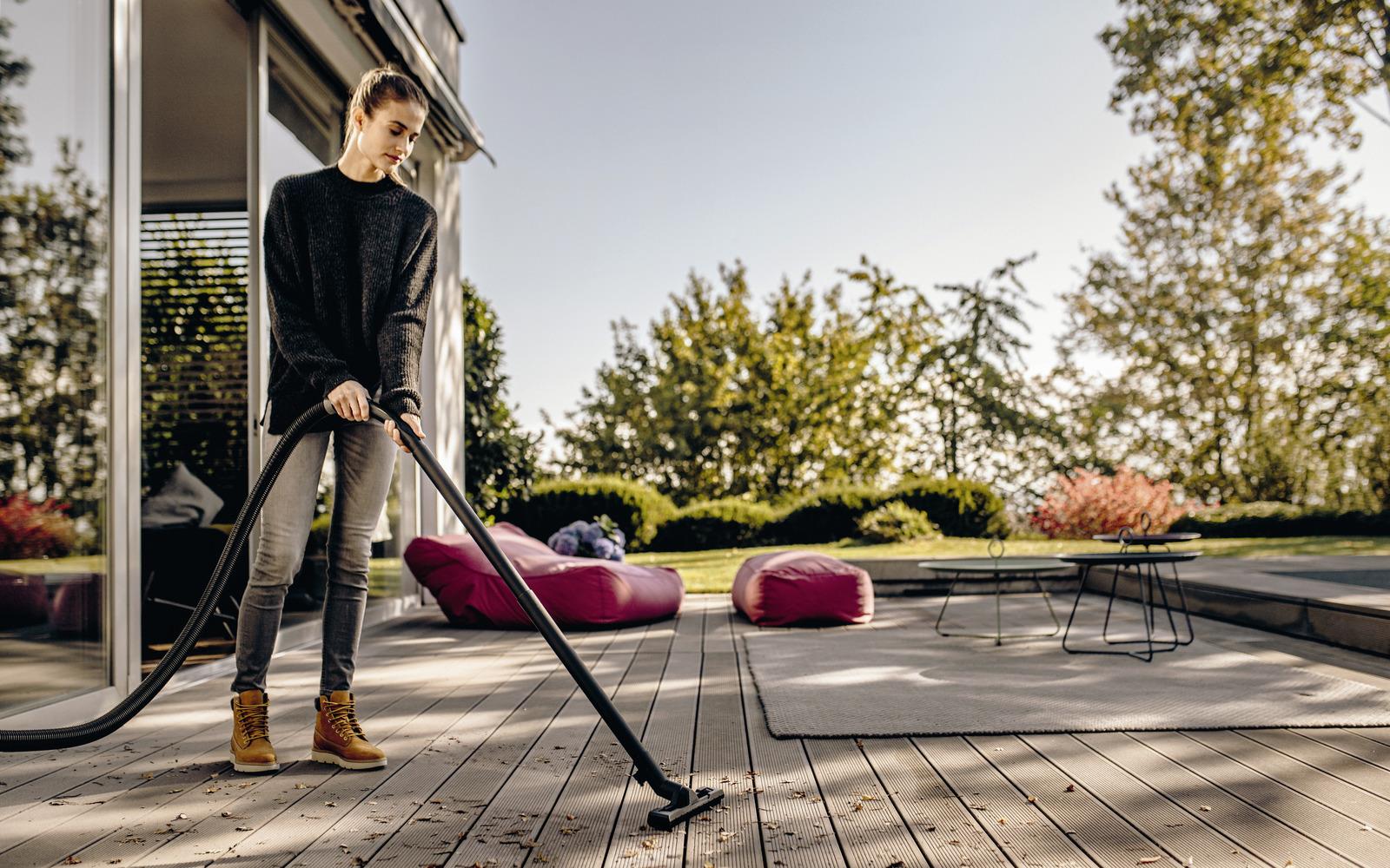 Vacuum Cleaner KARCHER Wet and dry vacuum cleaner WD 4 S V-20/5/22 1000 Watts Suction power 240w Capacity 20 l Noise 73 dB Yellow Weight 7.2 kg 1.628-260.0