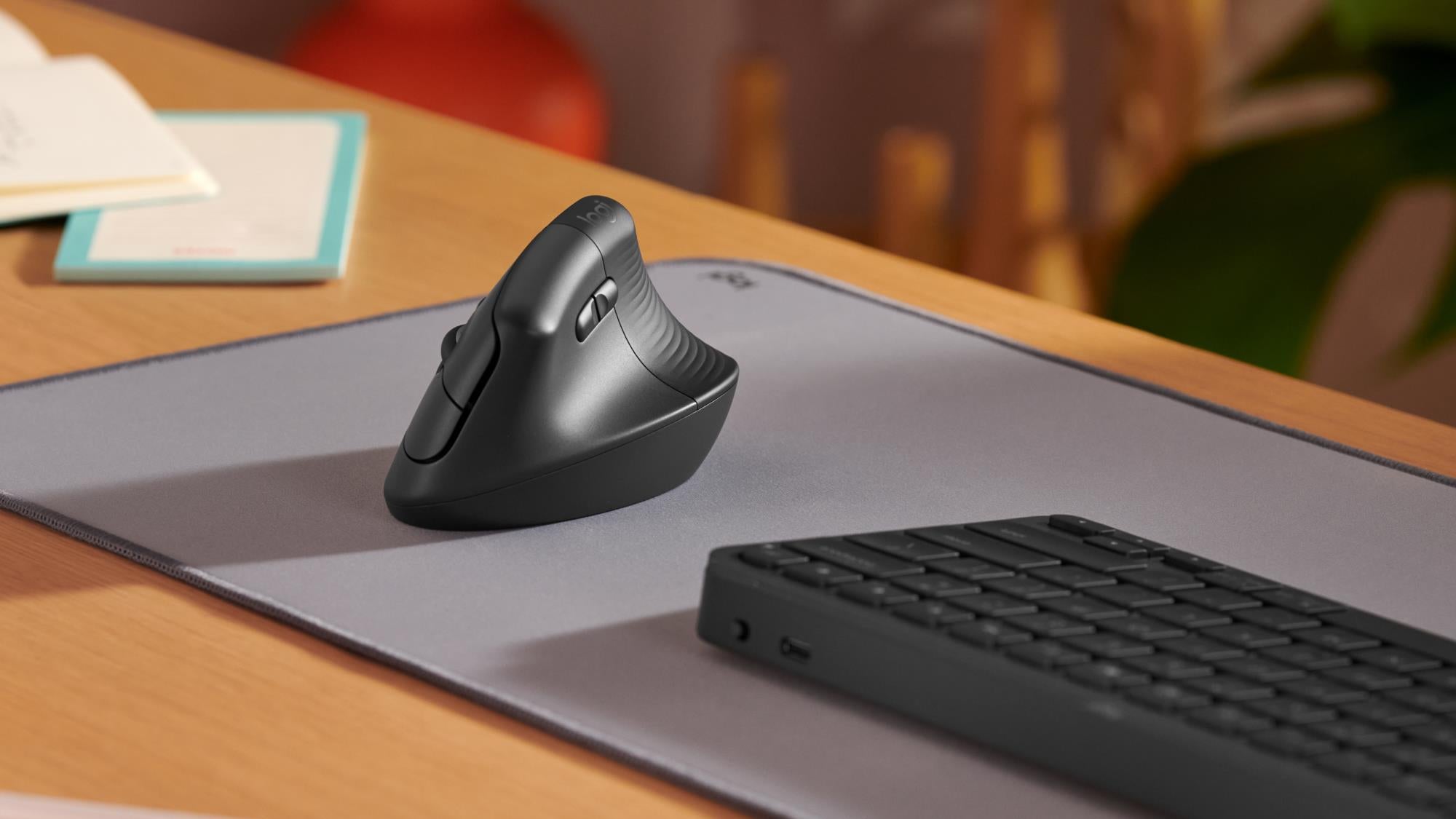 MOUSE USB OPTICAL WRL LIFT VER/BLACK 910-006473 LOGITECH