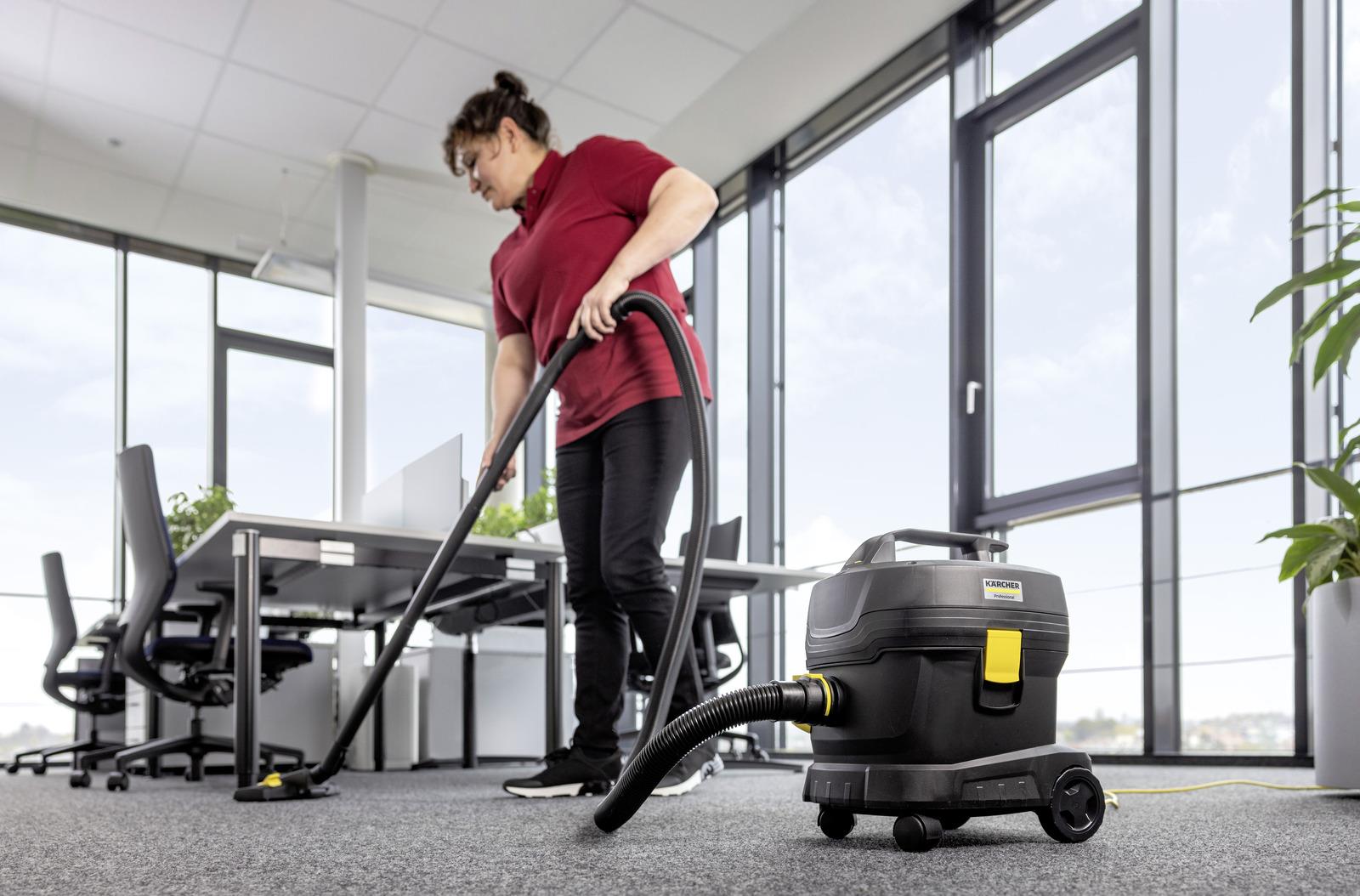 Vacuum Cleaner KARCHER Input power 850 W Dust capacity 11 L Drum vacuum Cleaning type Dry Dust container Dust bag Colour Black 1.527-222.0