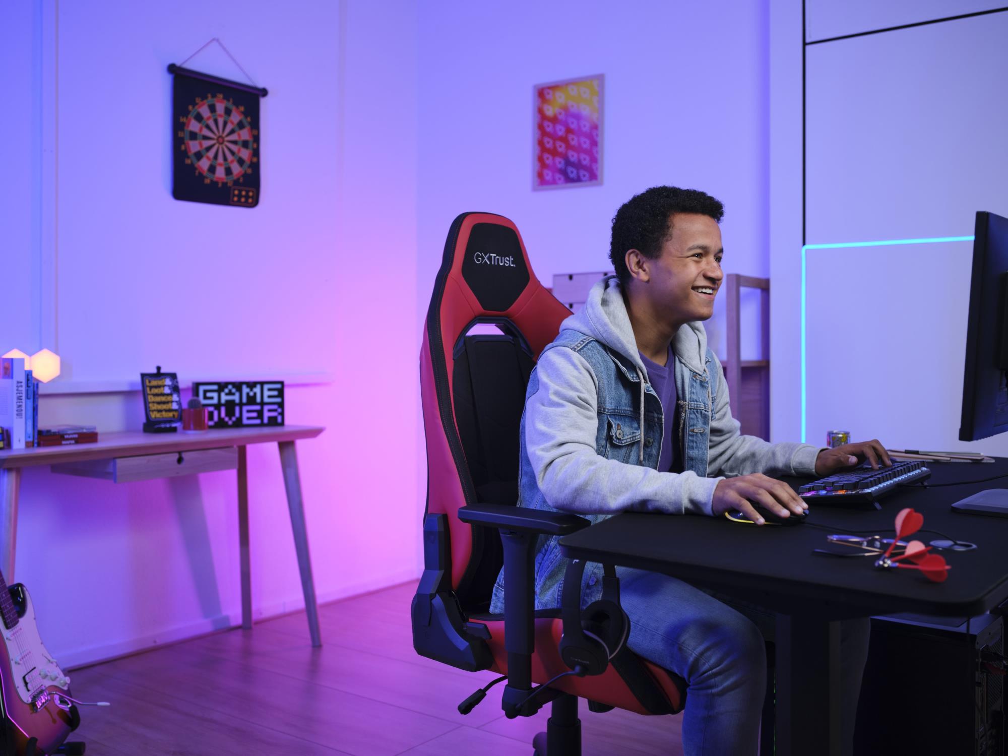 GAMING CHAIR GXT 714R RUYA/RED 25064 TRUST
