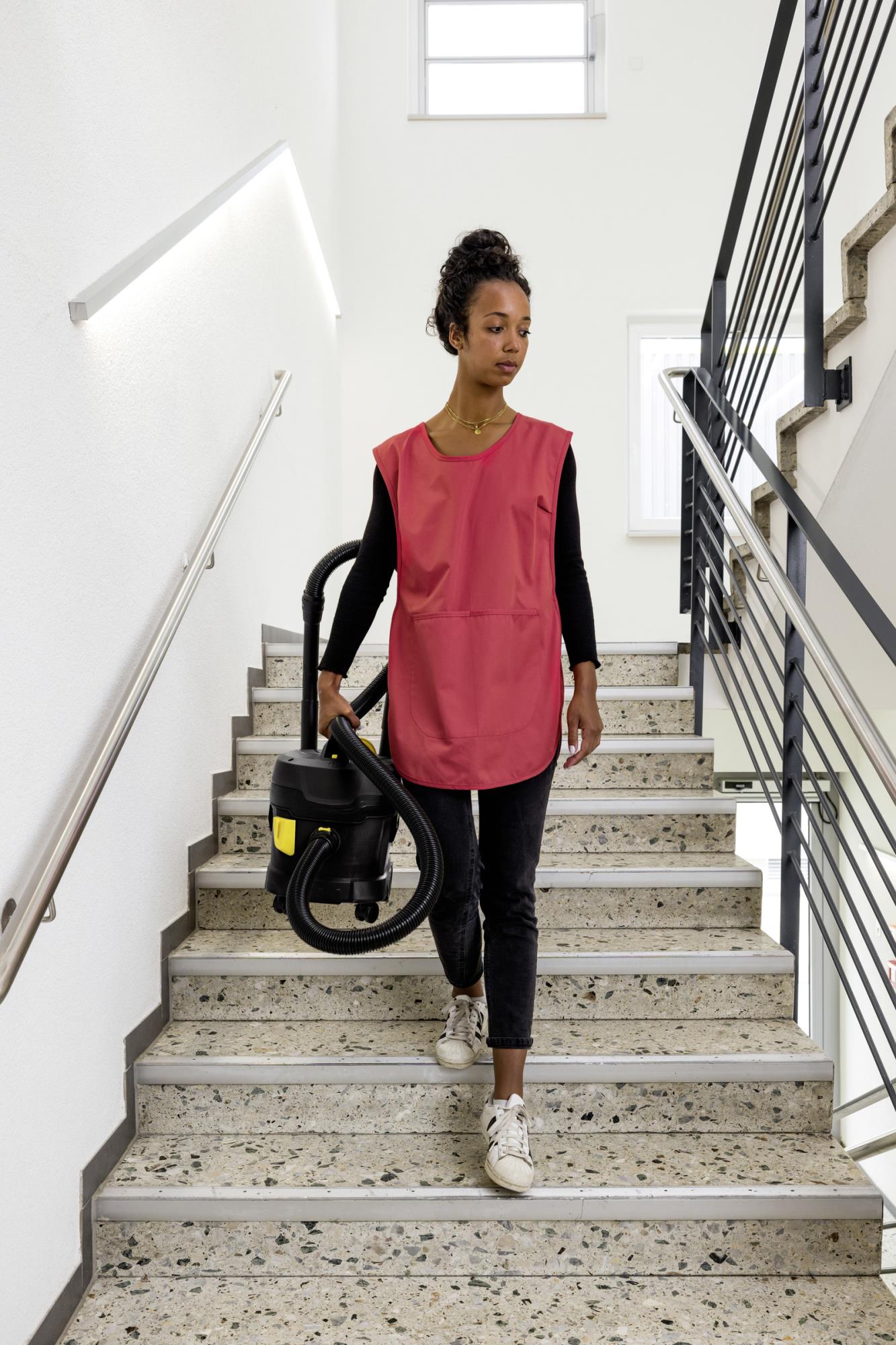 Vacuum Cleaner KARCHER Input power 850 W Dust capacity 11 L Drum vacuum Cleaning type Dry Dust container Dust bag Colour Black 1.527-214.0