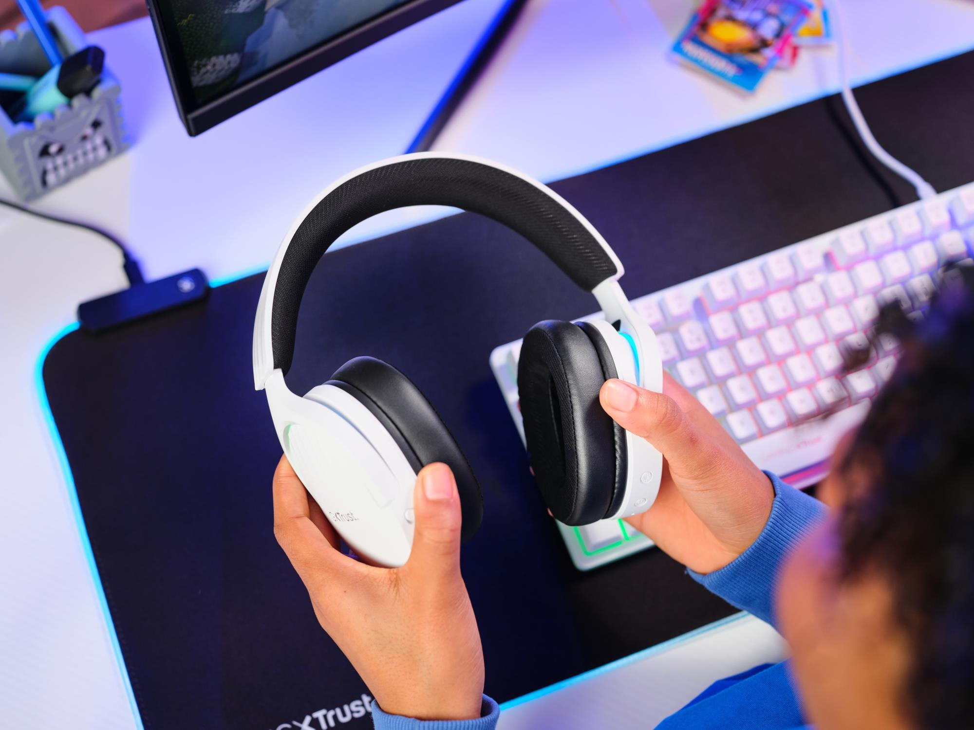 HEADSET WRL GXT491W FAYZO/WHT 25304 TRUST