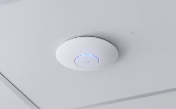 Access Point UBIQUITI IEEE 802.11a/b/g IEEE 802.11n IEEE 802.11ac IEEE 802.11ax 1x2.5GbE U7-LITE