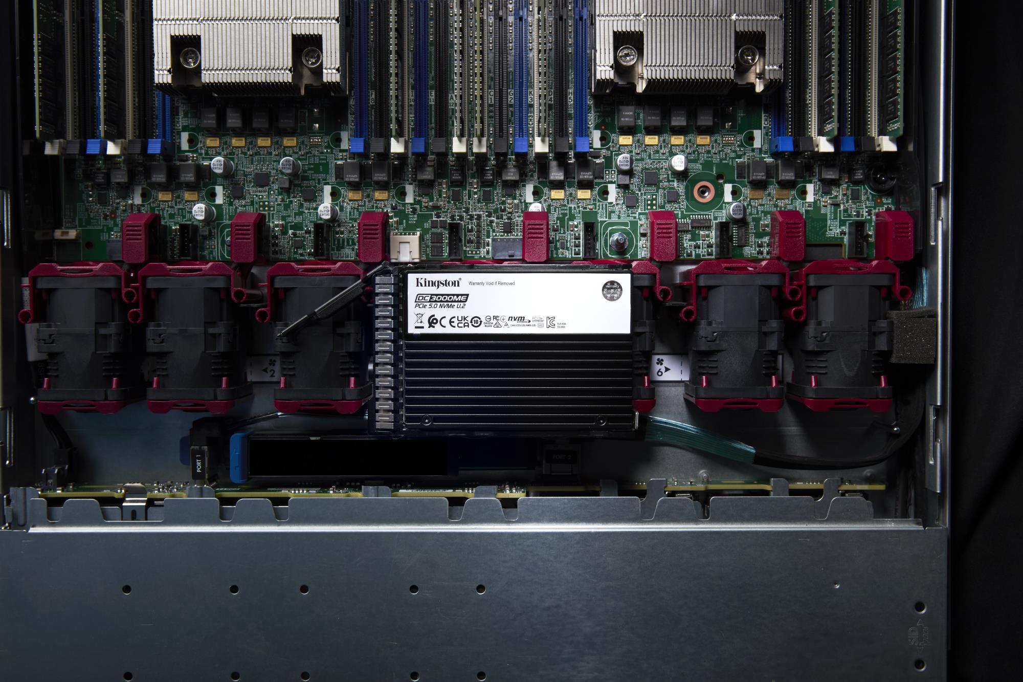 SSD KINGSTON SSD series DC3000ME 7.68TB NVMe NAND flash technology 3D TLC Write speed 10000 MBytes/sec Read speed 14000 MBytes/sec Form Factor U.2 TBW 14.016 TB MTBF 2000000 hours SEDC3000ME/7T6