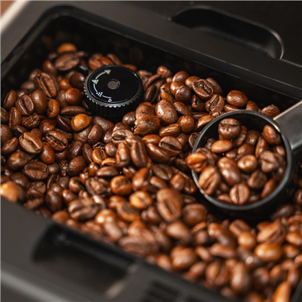 Cecotec Coffee machine | Cremmaet Latte Touch | Pump pressure 19 bar | Built-in milk frother | Super-automatic | Black |