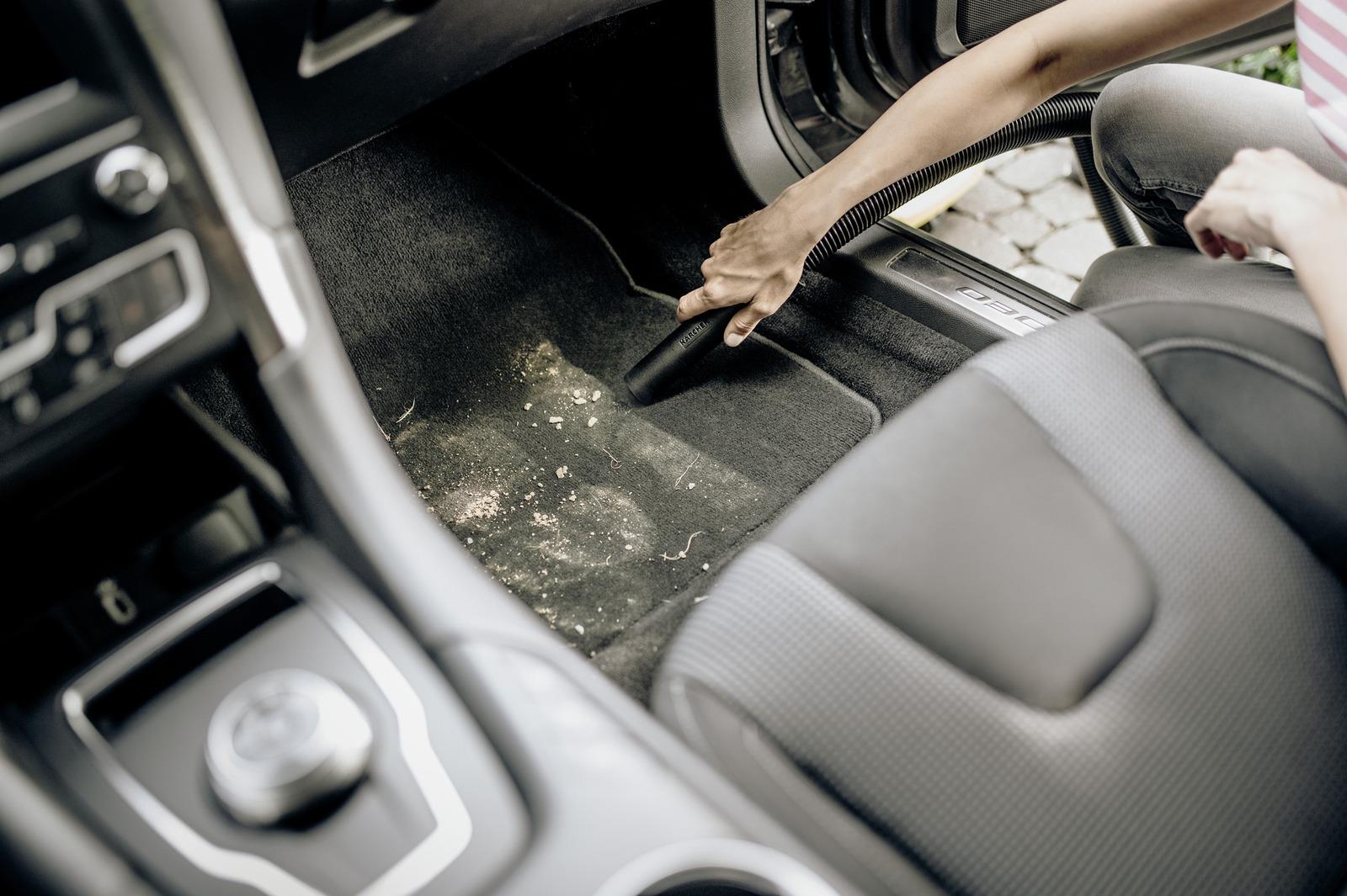 Vacuum Cleaner KARCHER Suction power 220 AW Input power 1000 W Dust capacity 12 L Drum vacuum Cleaning type dry&wet Dust container Dust bag Colour Black/Yellow 1.628-400.0