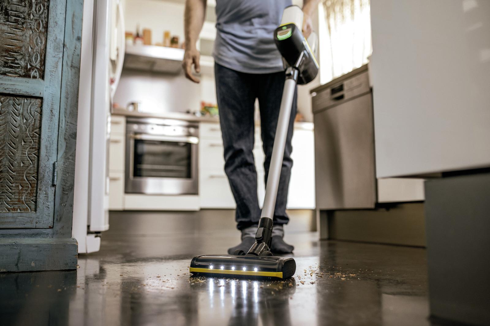 Vacuum Cleaner KARCHER Cordless vacuum cleaner VC 6 Cordless ourFamily Battery Plus Upright/Cordless/Bagless Capacity 0.8 l Noise 78 dB White Weight 2.6 kg 1.198-677.0