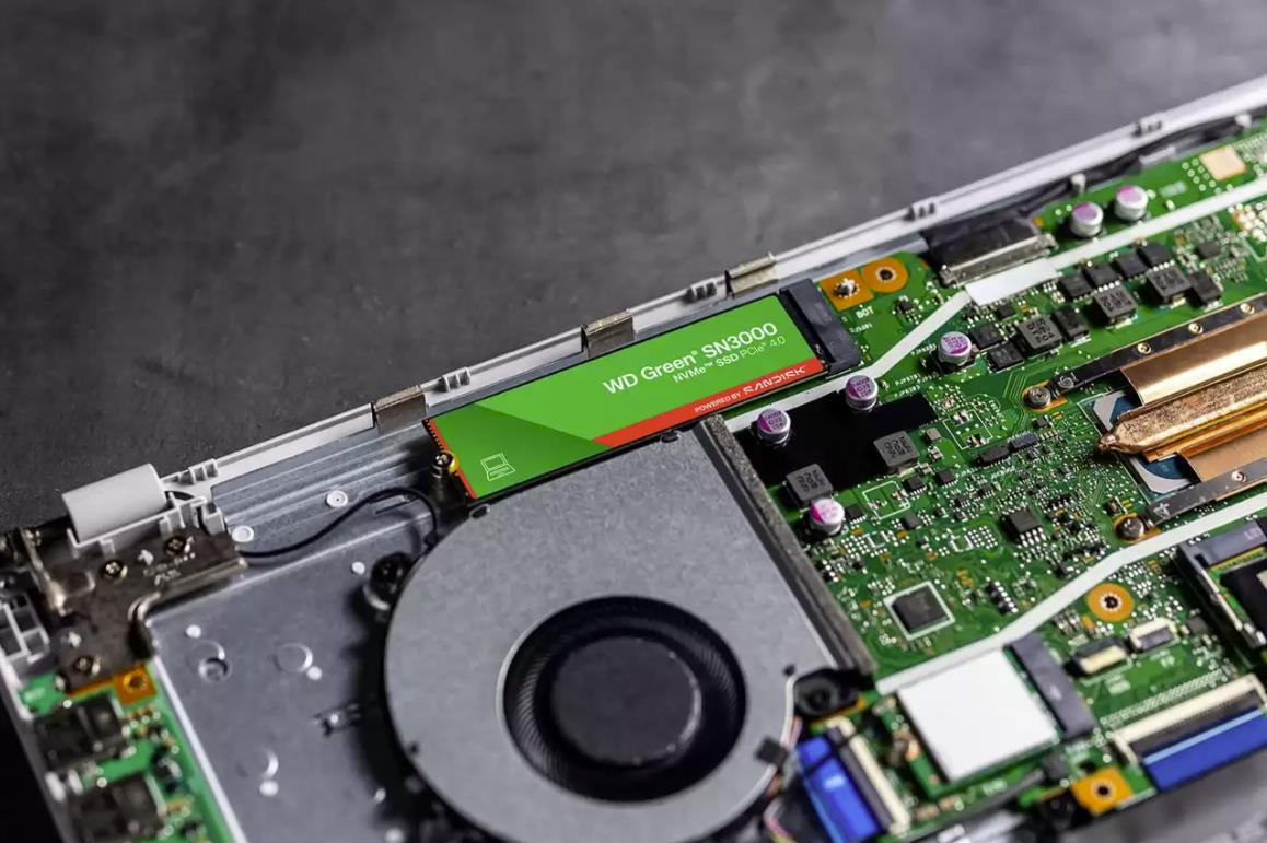 SSD SANDISK Bulk 150xTBW rating MTBF 1.75 h NVMe Yes PCI Express 4.0 M.2 1000 GB WDS100T4G1E-00CPS0