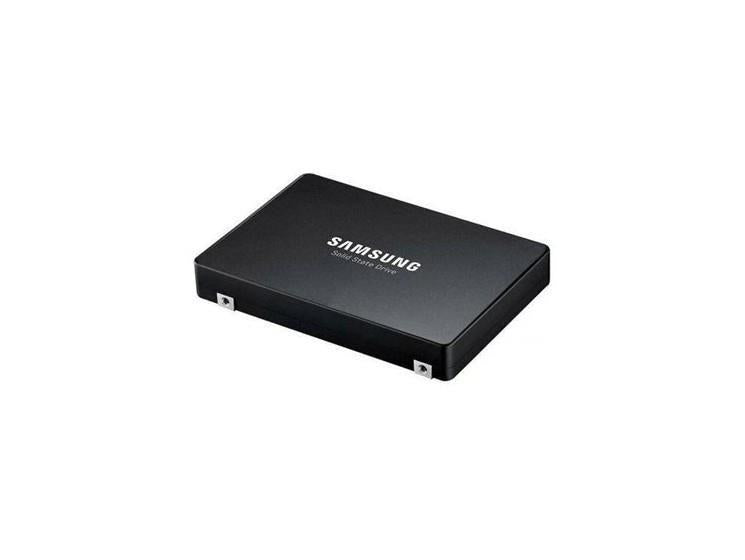 SSD SAMSUNG SSD series PM1743 7.68TB PCIe Gen5 NVMe NAND flash technology TLC Write speed 6000 MBytes/sec Read speed 7500 MBytes/sec Form Factor 2,5" MTBF 25000000 hours MZWLO7T6HBLA-00A07